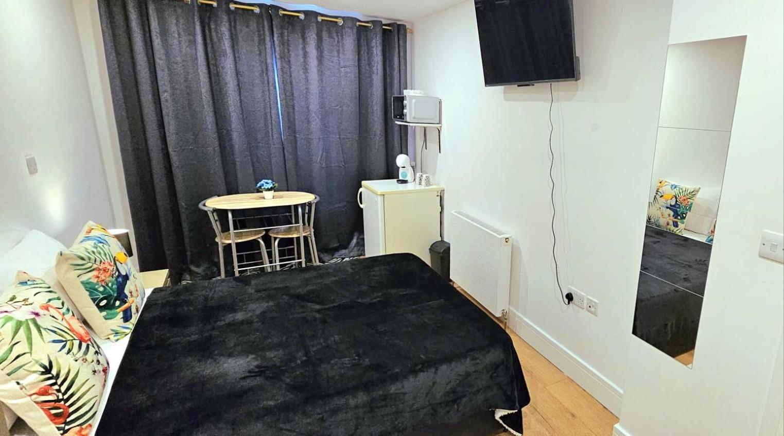 Penelope Ensuite Double Room London Luaran gambar