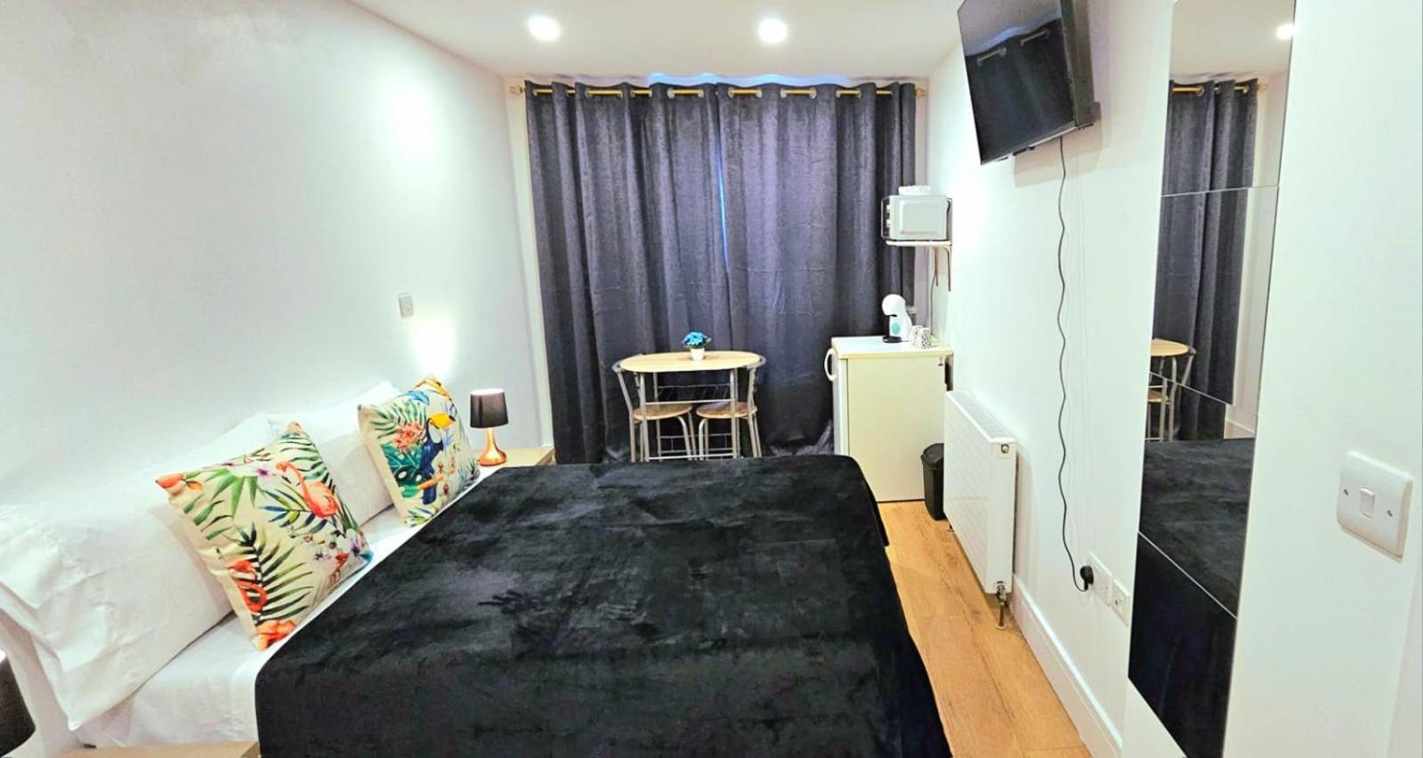 Penelope Ensuite Double Room London Luaran gambar